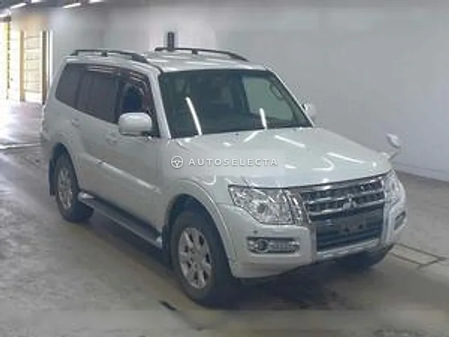 Mitsubishi Pajero 2015, auction grade 3.5