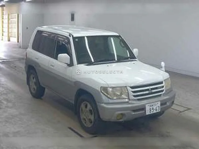 Mitsubishi Pajero iO 2002, auction grade R