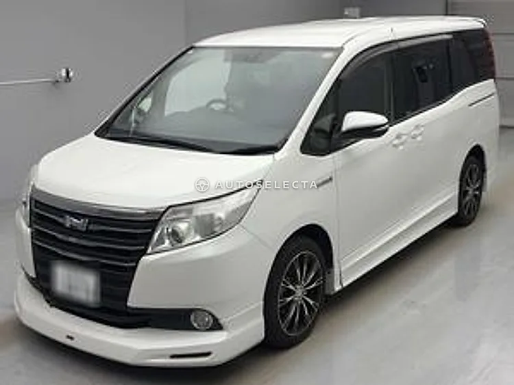 Toyota Noah 2014, photo 1 of 1