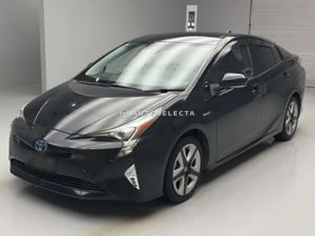Toyota Prius 2017, auction grade 3.5