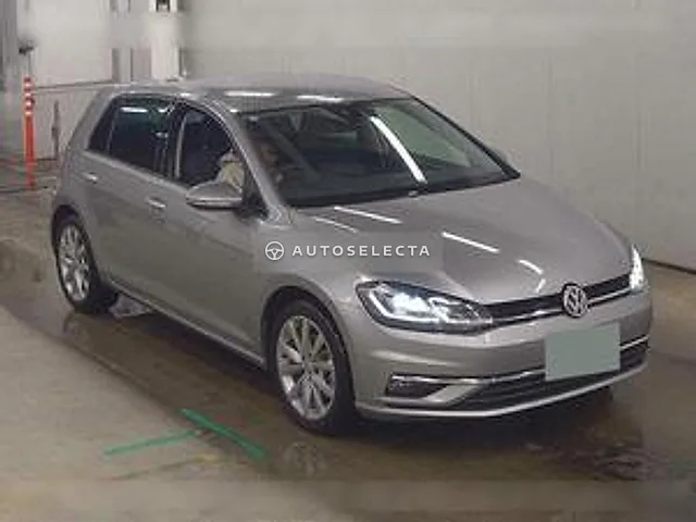 Volkswagen Golf 2018, auction grade 5