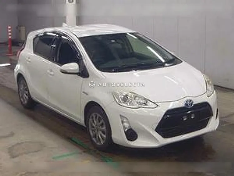 Toyota Aqua 2016, photo 1 of 1