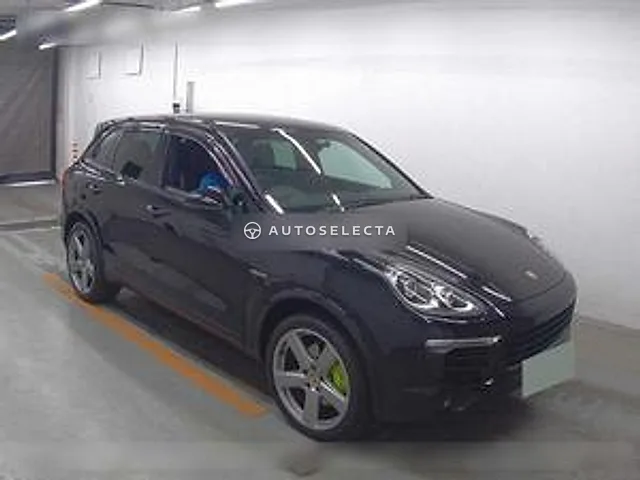 Porsche Cayenne 2017, auction grade 4