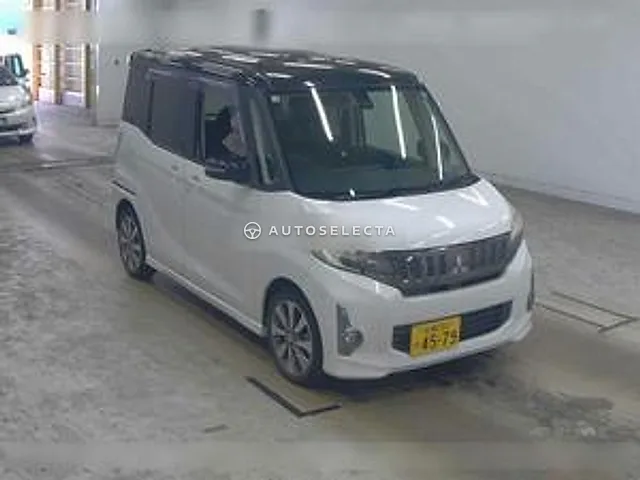 Mitsubishi eK Space Custom 2015, auction grade 4