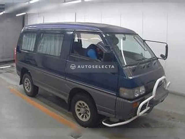 Mitsubishi Delica Star Wagon 1995, auction grade 3.5