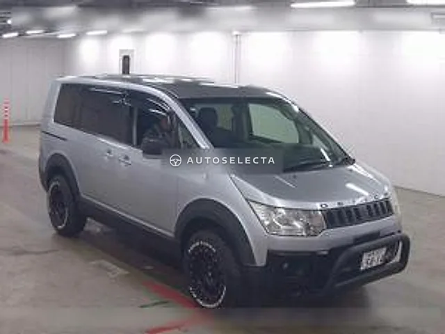 Mitsubishi Delica D:5 2012, auction grade R