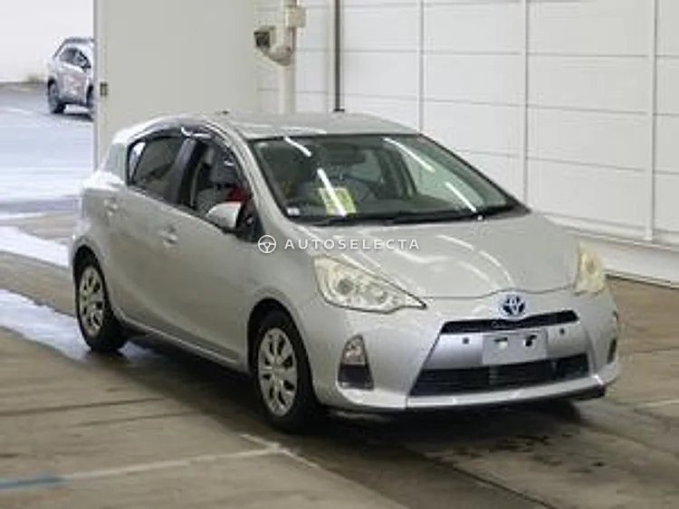 Toyota Aqua 2012, photo 1 of 1
