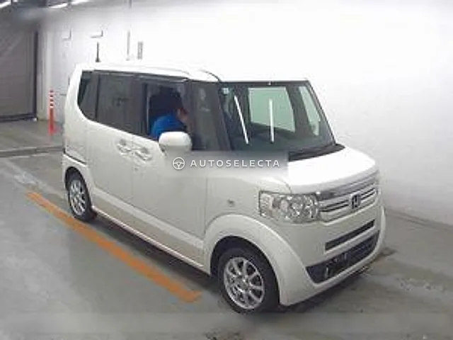 Honda N-BOX 2017, auction grade 4
