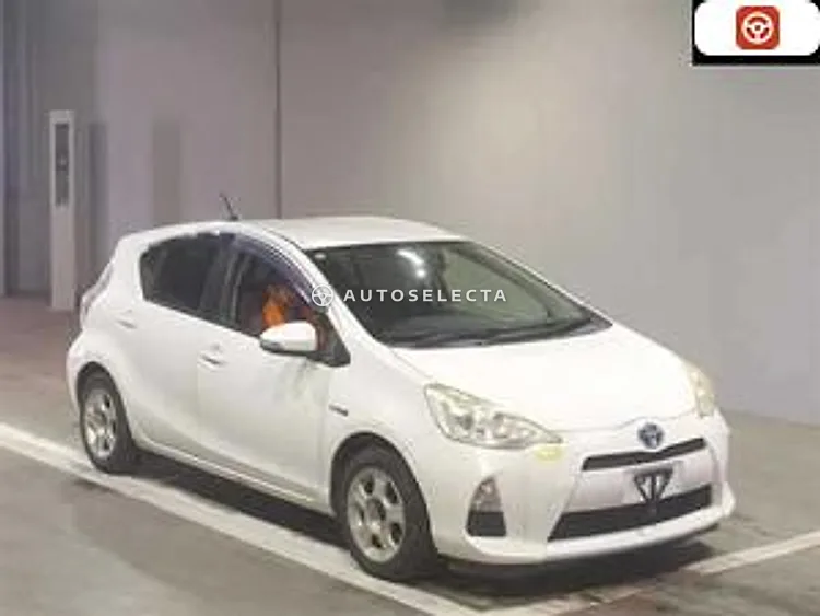 Toyota Aqua 2012, photo 1 of 1