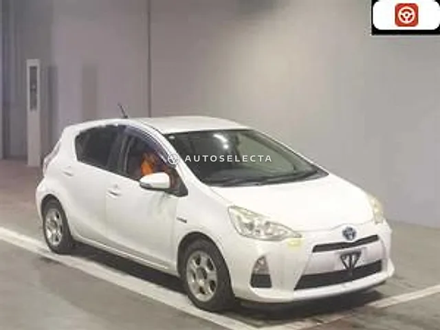 Toyota Aqua 2012, auction grade R