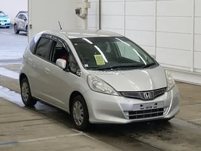 Honda Fit 2011, auction grade RA