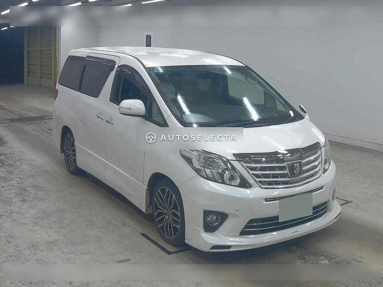 Toyota Alphard 2014, photo 1 of 6