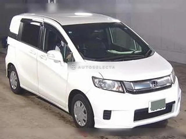 Honda Freed Spike 2015, auction grade 4