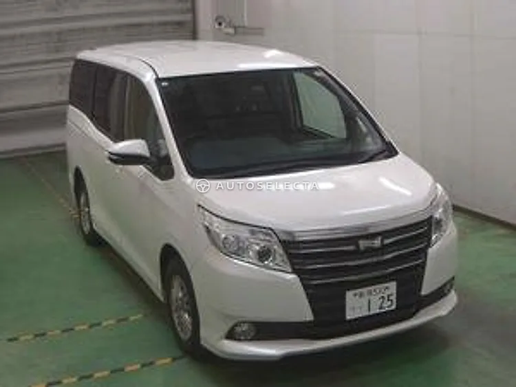 Toyota Noah 2016, photo 1 of 1