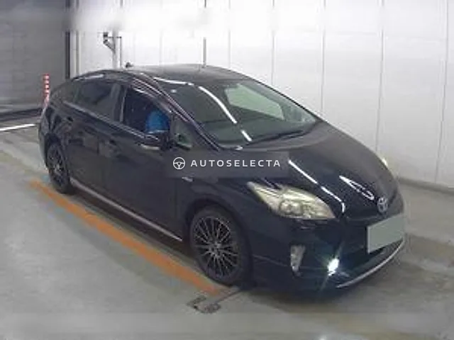 Toyota Prius 2013, auction grade 3.5