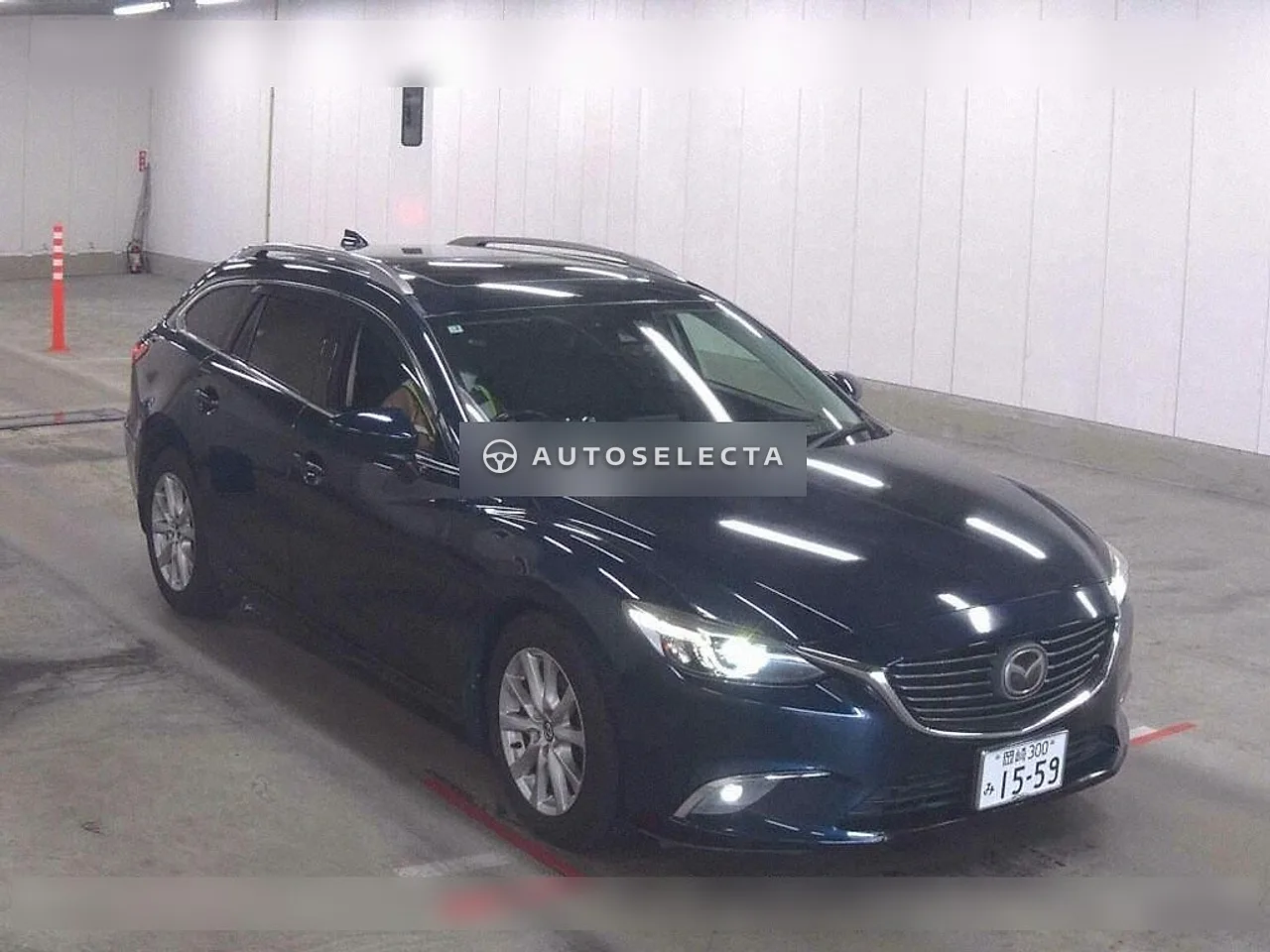 Mazda Atenza Wagon 2015, photo 1 of 1