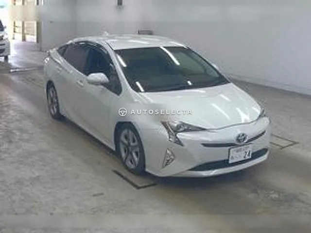 Toyota Prius 2017, auction grade 3.5