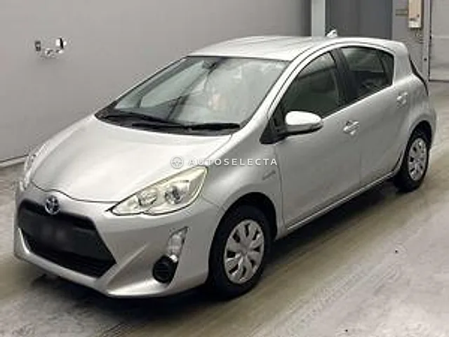 Toyota Aqua 2017, auction grade R