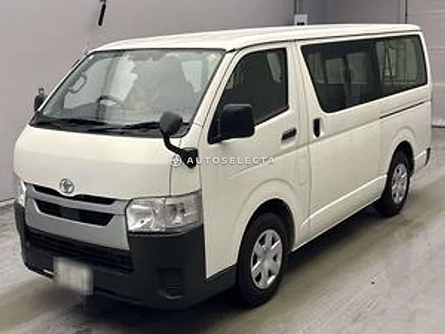 Toyota Hiace Van 2022, auction grade R