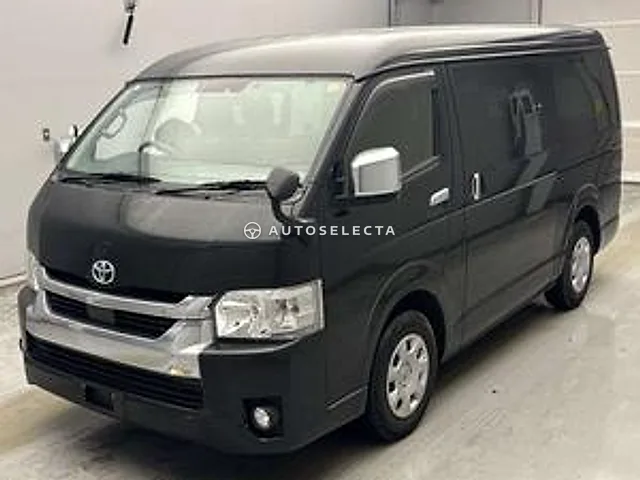 Toyota Hiace Van 2021, auction grade 3