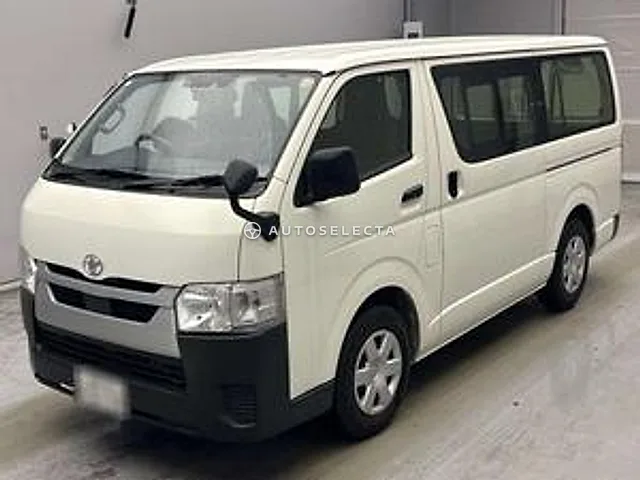 Toyota Hiace Van 2022, auction grade 3.5