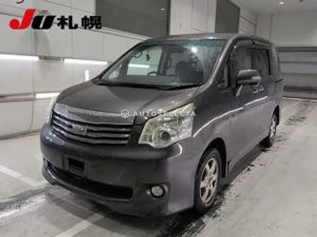 Toyota Noah 2012, auction grade R