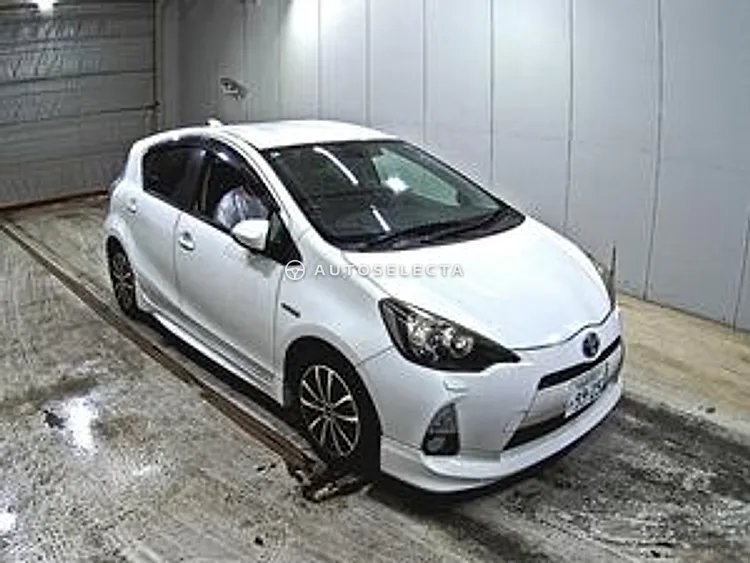 Toyota Aqua 2012, photo 1 of 1
