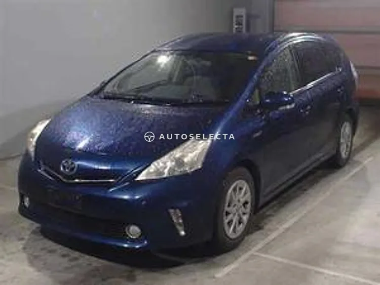 Toyota Prius Alpha 2012, photo 1 of 1