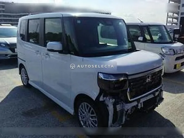Honda N-BOX Custom 2024