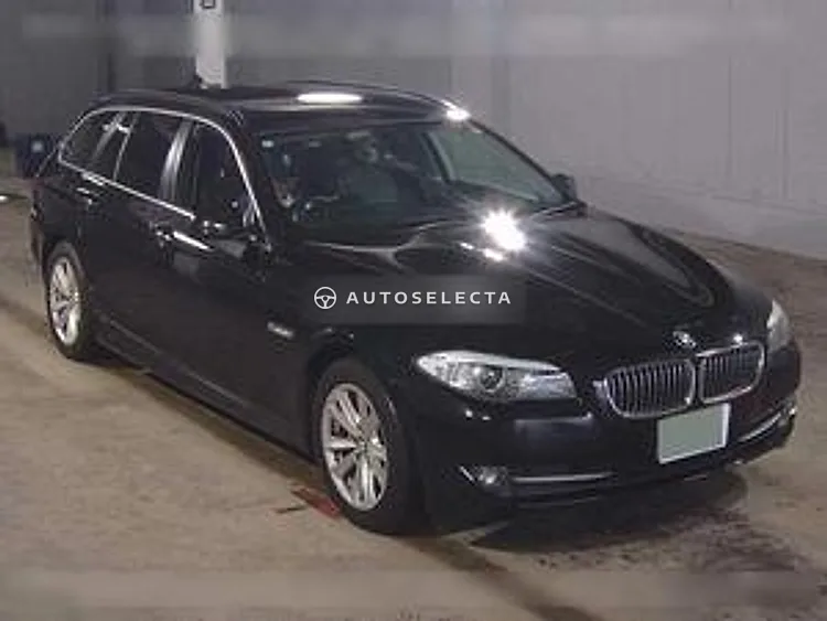 BMW 5 Series 2011, photo 1 of 6