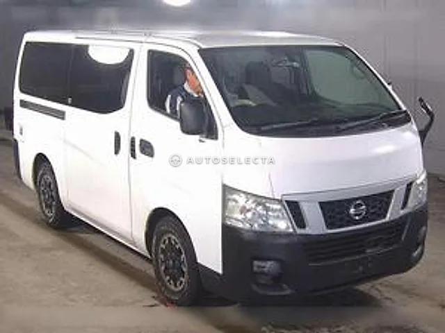 Nissan NV350 Caravan 2017, auction grade 3.5