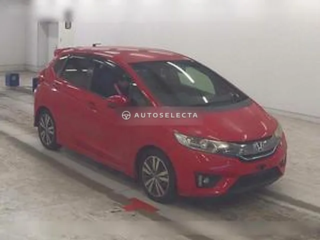 Honda Fit Hybrid 2013, auction grade 3.5