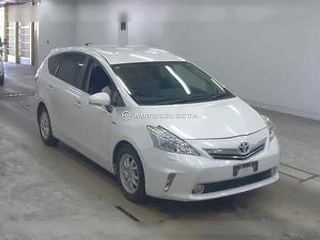 Toyota Prius Alpha 2011
