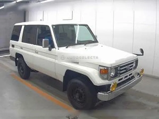 Toyota Land Cruiser 70 2001, auction grade 3