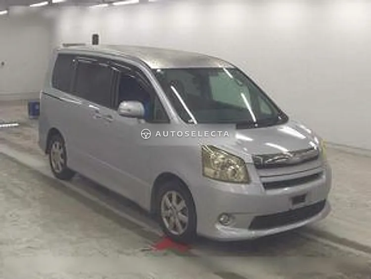 Toyota Noah 2008, photo 1 of 1