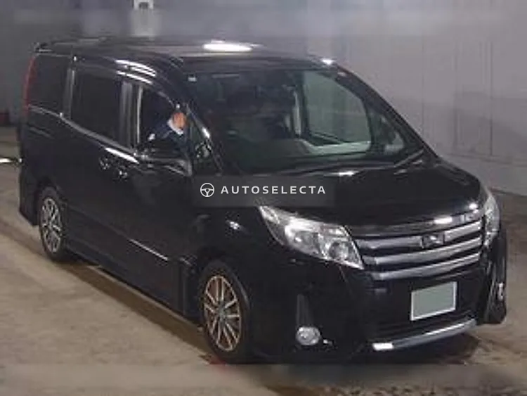 Toyota Noah 2016, photo 1 of 1