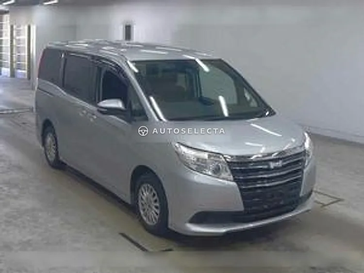 Toyota Noah 2016, photo 1 of 1