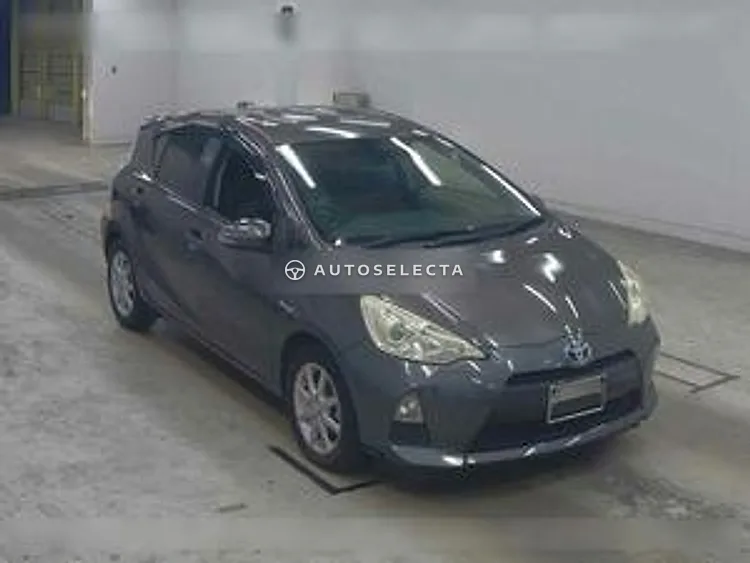 Toyota Aqua 2013, photo 1 of 1