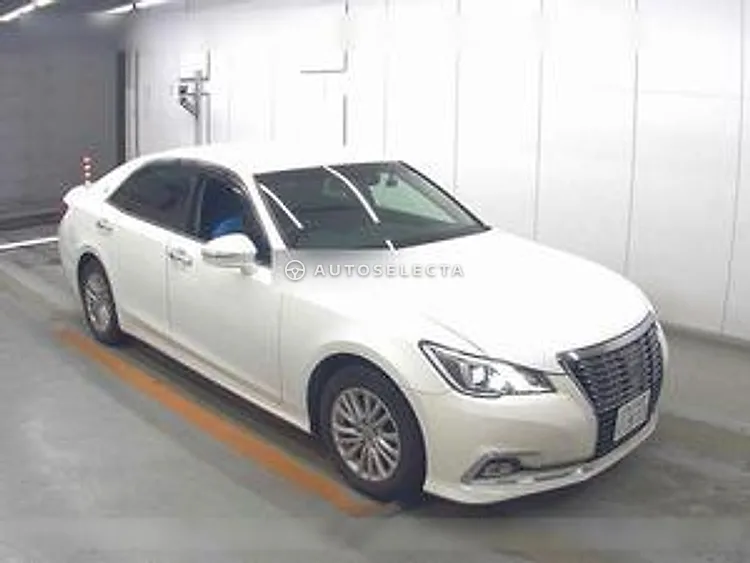 Toyota Crown 2016, photo 1 of 6