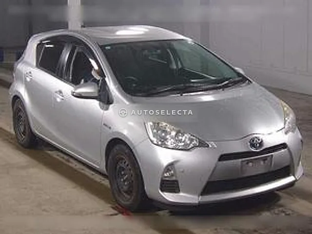 Toyota Aqua 2014, auction grade 3.5