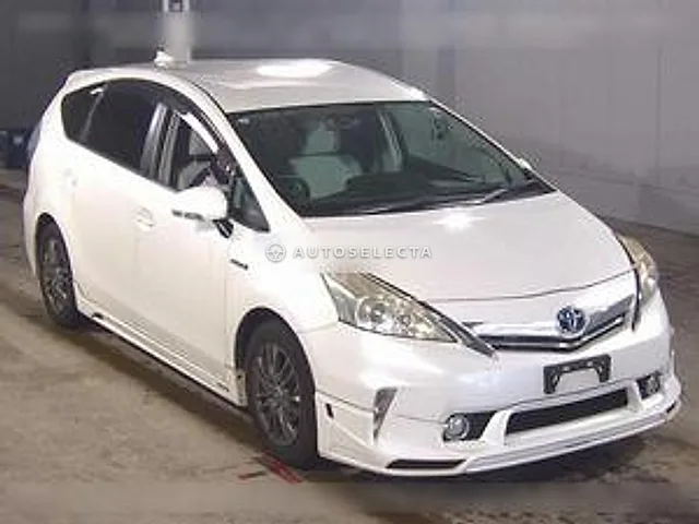 Toyota Prius Alpha 2011, auction grade 3.5