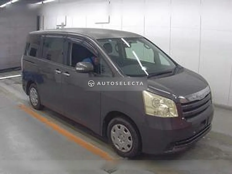 Toyota Noah 2009, photo 1 of 1