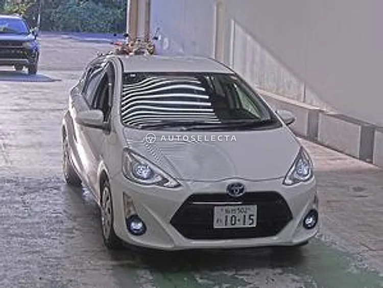 Toyota Aqua 2016, photo 1 of 1