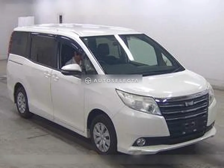 Toyota Noah 2016, photo 1 of 1