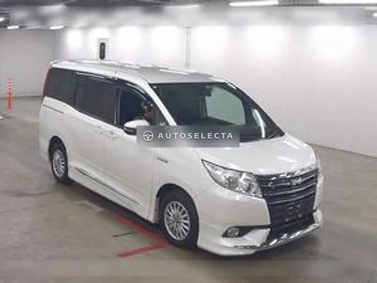 Toyota Noah 2016, photo 1 of 1