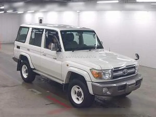 Toyota Land Cruiser 70 2014, auction grade 4