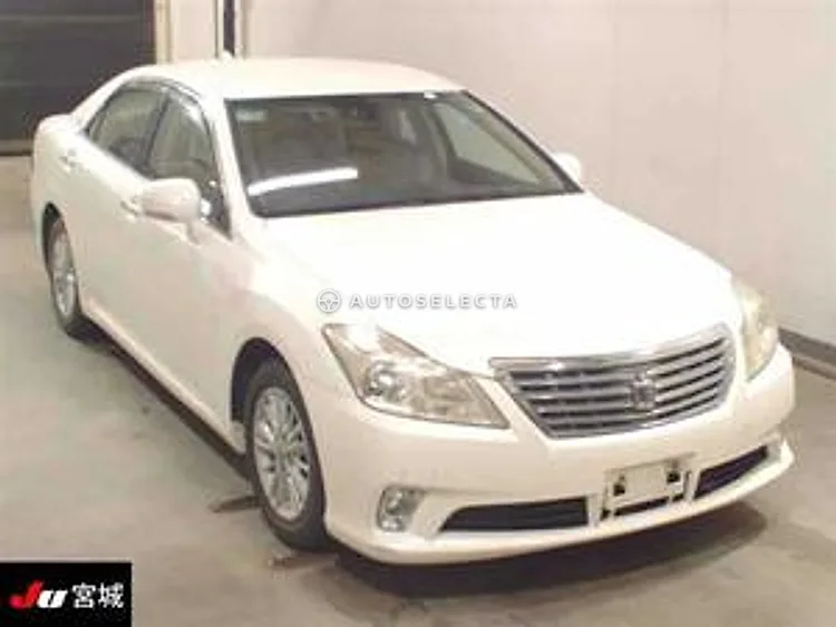 Toyota Crown 2010, photo 1 of 1