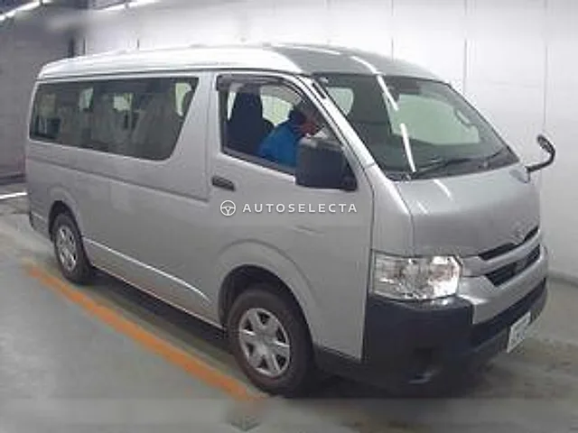 Toyota Hiace Wagon 2022, auction grade 3.5