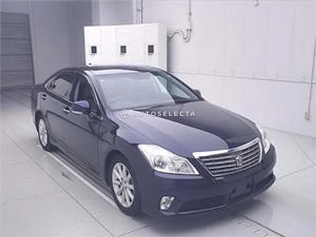 Toyota Crown 2012, auction grade R