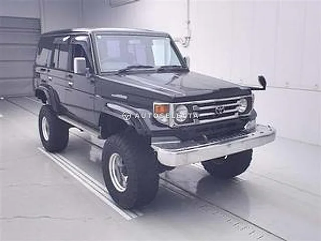Toyota Land Cruiser 70 2001, auction grade 3